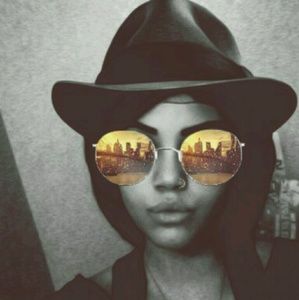 Meet your Posher, Jolynn